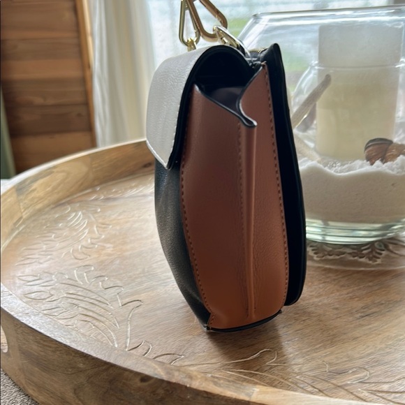 Source Unknown Black and Brown Mini Bag with Modern Design - Picture 3 of 9